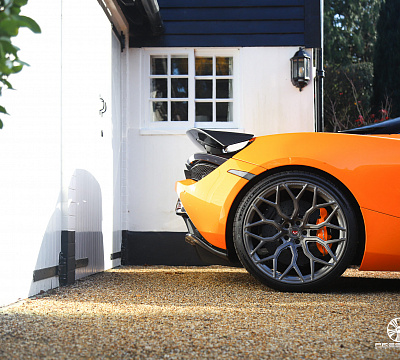 Фото дисков Vossen S17-01 на McLaren 720S