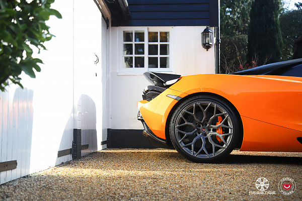 Фото дисков Vossen S17-01 Глянцевый темный лак на McLaren 720S