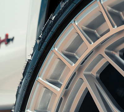 Фото дисков Vossen HFX-1 (8-Lug) на GMC Hummer EV