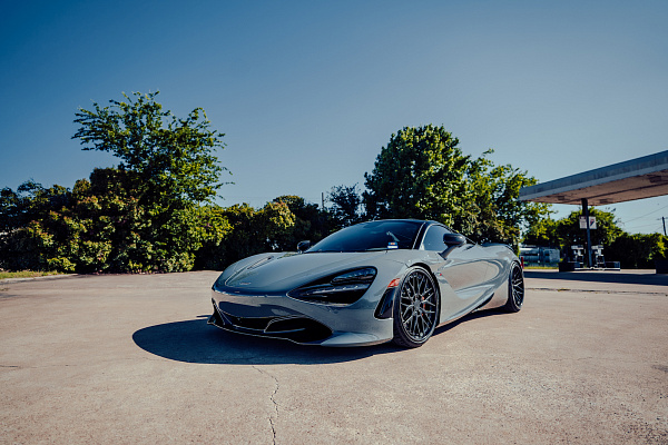 Фото дисков Strasse Wheels SV10M Deep Concave FS Черный сатин на McLaren 720S
