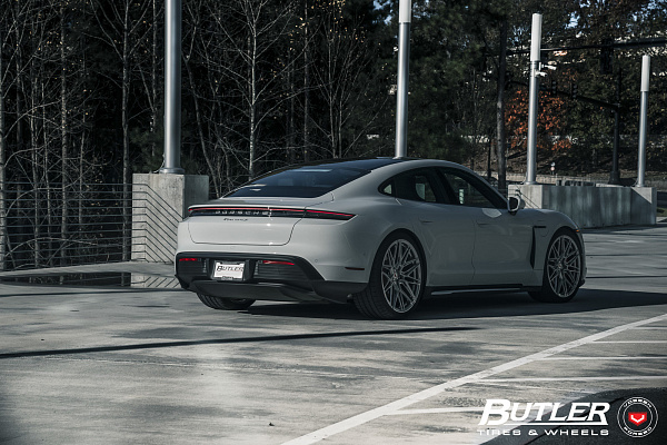 Фото дисков Vossen EVO-5R Глянцевый лак на Porsche Taycan I