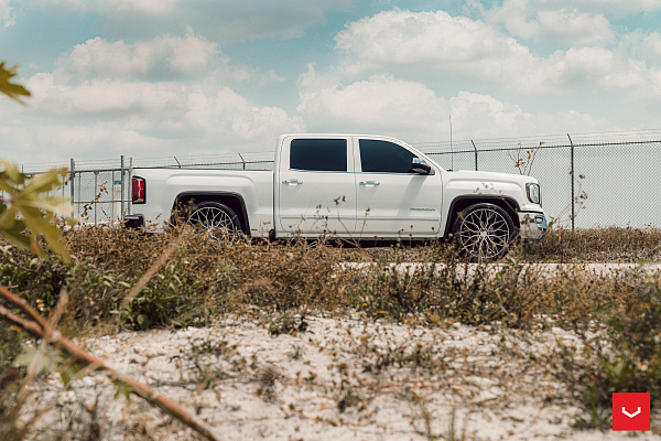 Фото дисков Vossen HF6-3 Алмазная проточка на GMC Sierra III