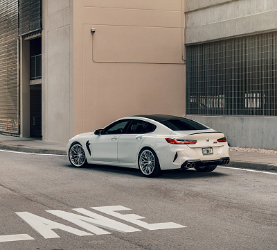 Фото дисков Vossen S21-02 на BMW 8/M8