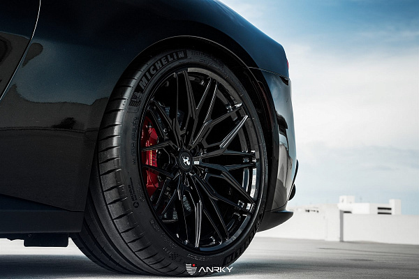 Фото дисков Anrky S1-X1 Черный глянец на Ferrari GTC4Lusso