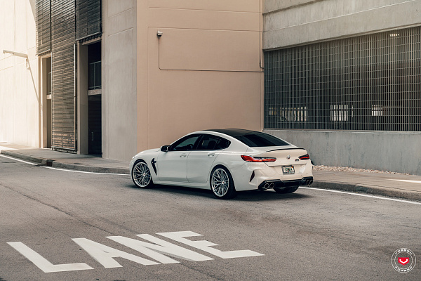 Фото дисков Vossen S21-02 Глянцевый лак на BMW 8/M8