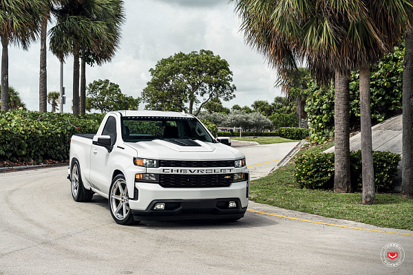 Фото дисков Vossen M-X5 (3-Piece) Глянцевый лак на Chevrolet Silverado IV