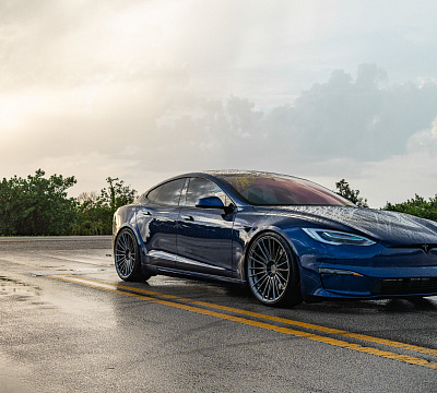 Фото дисков Vossen S17-04 на Tesla Model S