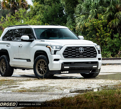 Фото дисков BC Forged TD01 на Toyota Sequoia III
