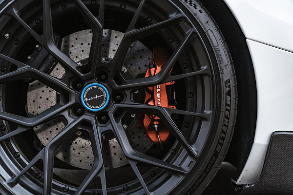 Фото дисков Brixton Forged PF10 Черный сатин на McLaren 720S