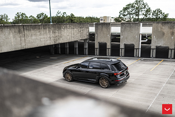 Фото дисков Vossen HF-7 Глянцевая бронза на Audi Q7 (4M)