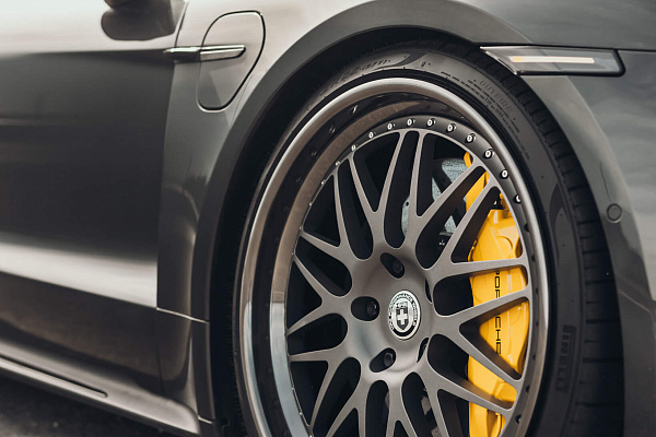 Фото дисков HRE 540C Сатиновый темный лак на Porsche Taycan I
