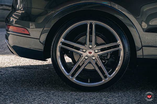 Фото дисков Vossen CG-202 Глянцевый лак на Audi Q3 (8U)