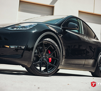 Фото дисков Vossen HF-5 на Tesla Model Y