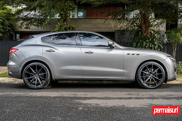 Фото дисков Vossen HF-3 Алмазная проточка на Maserati Levante