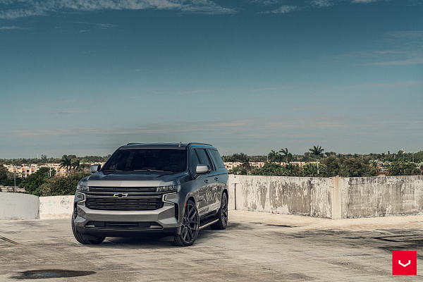 Фото дисков Vossen HF6-4 Глянцевый графит на Chevrolet Suburban XII