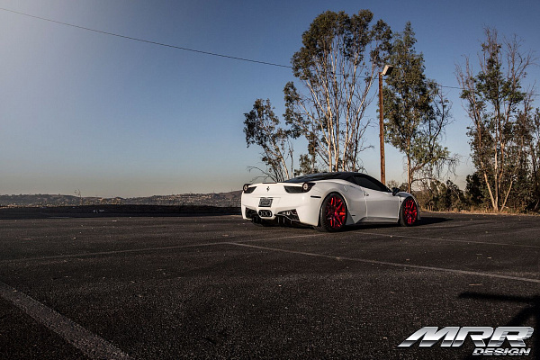 Фото дисков MRR FS01 Красный глянец на Ferrari 458