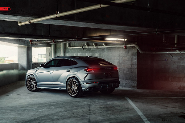 Фото дисков Anrky S3-X4 Глянцевая шампань на Lamborghini Urus