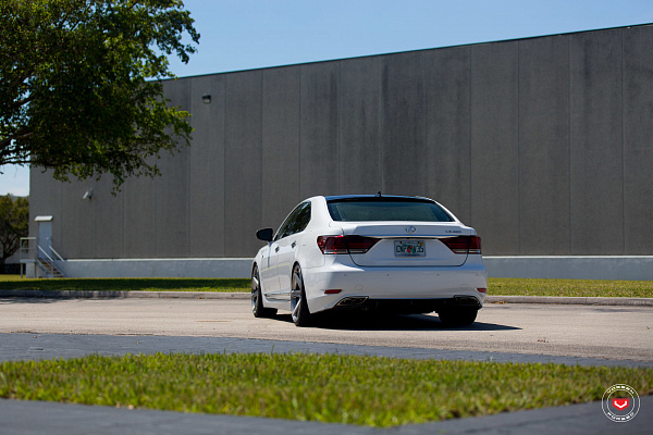 Фото дисков Vossen CG-207 Глянцевый лак на Lexus LS IV