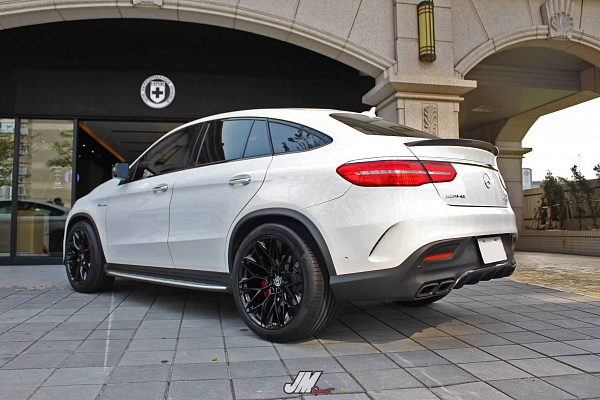 Фото дисков HRE P200 Черный глянец на Mercedes-Benz GLE I