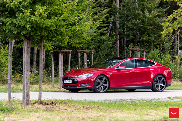 Фото дисков Vossen CV3 Глянцевый графит на Tesla Model S