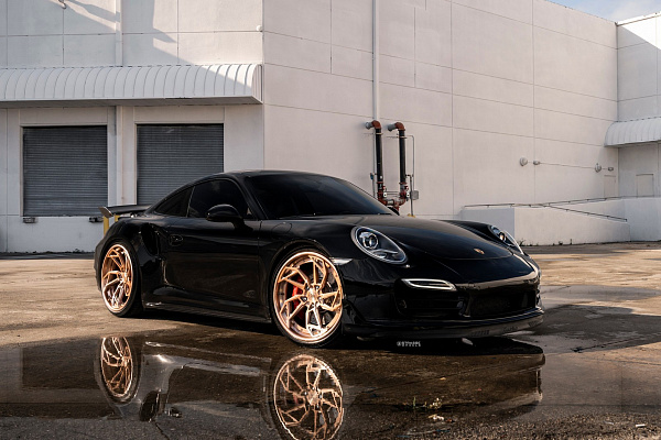 Фото дисков Strasse Wheels SB1 Deep Concave FS Сатиновое золото на Porsche 911 VII