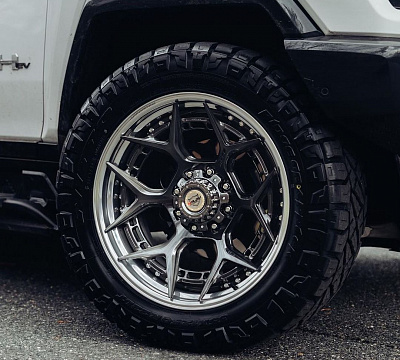Фото дисков 4PLAY 4PF6 на GMC Hummer EV