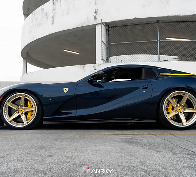 Фото дисков Anrky AN35 на Ferrari 812