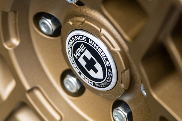 Фото дисков HRE FT1 Сатиновое темное золото на Ram 1500 V