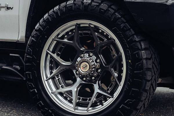 Фото дисков 4PLAY 4PF6 Глянцевый темный лак на GMC Hummer EV