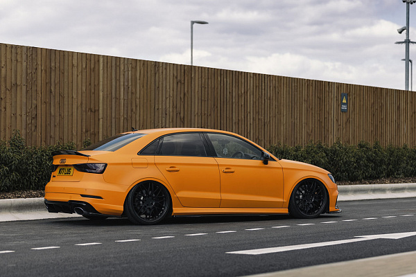 Фото дисков Motegi Racing CM10 Черный сатин на Audi A/S/RS 3 (8V)
