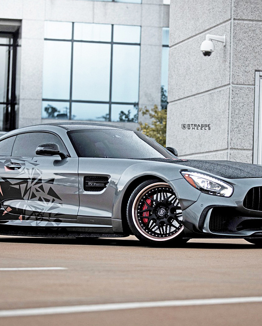 Фото дисков SV8 Performance Другой цвет на Mercedes-Benz AMG GT I