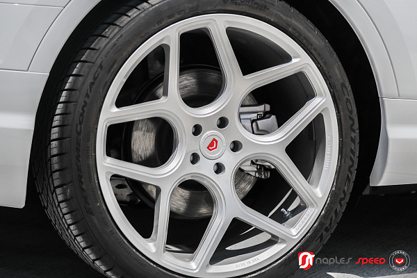 Фото дисков Vossen CG-205 Серебро на Audi Q7 (4M)
