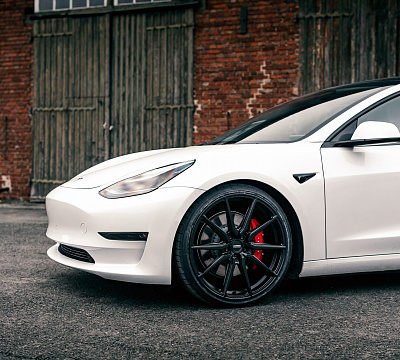 Фото дисков Vossen HF-3 на Tesla Model 3