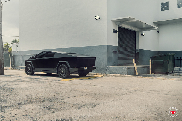 Фото дисков Vossen LC3-11 Черный глянец на Tesla Cybertruck