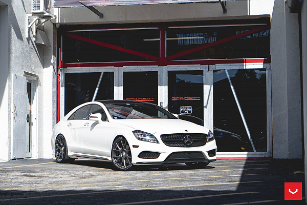 Фото дисков Vossen VFS-6 Глянцевый графит на Mercedes-Benz CLS (C218)