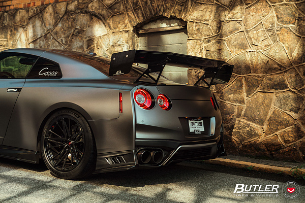 Фото дисков Vossen M-X6 Черный глянец на Nissan GT-R