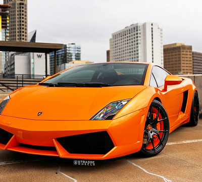 Фото дисков Strasse Wheels SM5R Deep Concave Monoblock на Lamborghini Gallardo