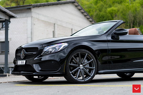 Фото дисков Vossen VFS-10 Глянцевый графит на Mercedes-Benz C-Class (W205)