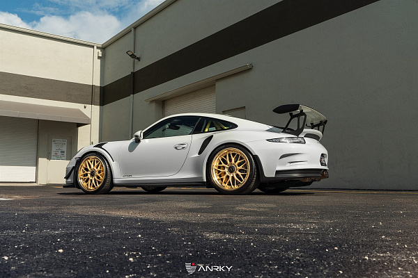 Фото дисков Anrky RS1 Сатиновое золото на Porsche 911 VII