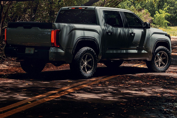 Фото дисков 4PLAY 4PS63 Глянцевая темная бронза на Toyota Tundra III