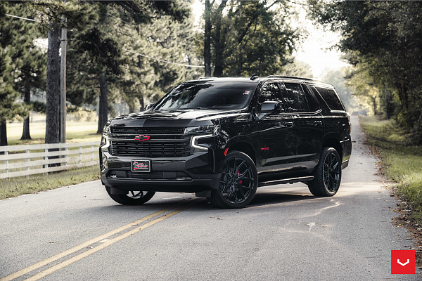 Фото дисков Vossen HF6-4 Черный глянец на Chevrolet Tahoe V