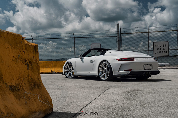 Фото дисков Anrky AN36-S Полированный лак на Porsche 911 VII
