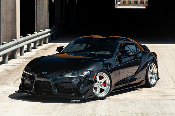 Фото дисков Strasse Wheels S5 Track Глянцевый лак на Toyota Supra A90