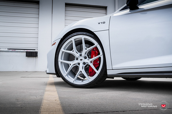 Фото дисков Vossen S21-01 Белый глянец на Audi R8 (4S)