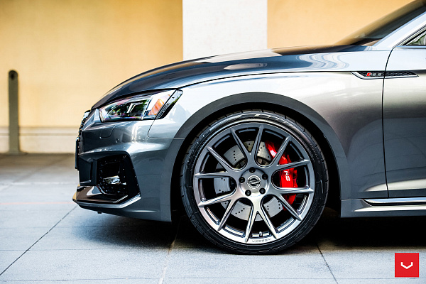 Фото дисков Vossen VFS-6 Глянцевый графит на Audi A/S/RS 5 (F5)