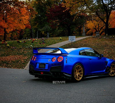 Фото дисков Strasse Wheels SM5R Deep Concave Monoblock на Nissan GT-R