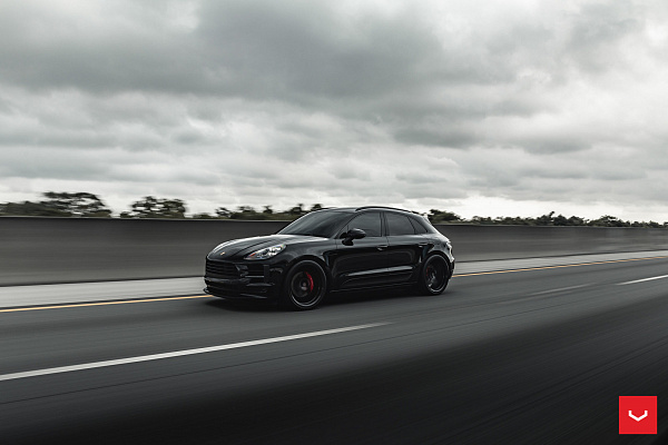Фото дисков Vossen HF-5 Черный глянец на Porsche Macan I