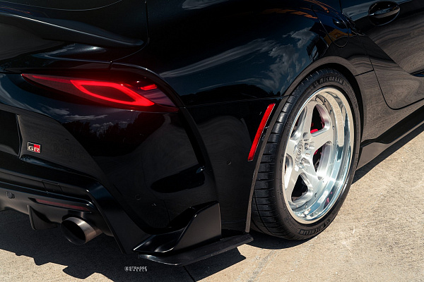 Фото дисков Strasse Wheels S5 Track Глянцевый лак на Toyota Supra A90