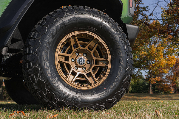Фото дисков HRE FT1 Сатиновое темное золото на Ford Bronco