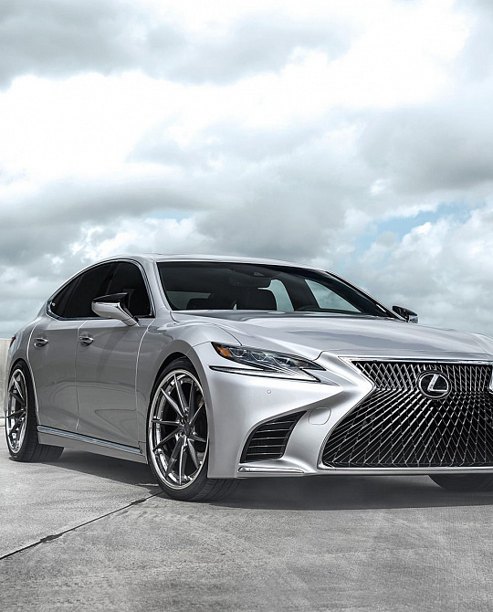 Фото дисков AN33 Глянцевый графит на  Lexus LS V